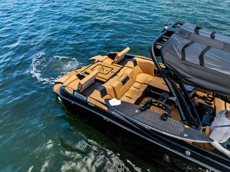 Slide: The Image of Mastercraft X24 2024 - 6047810