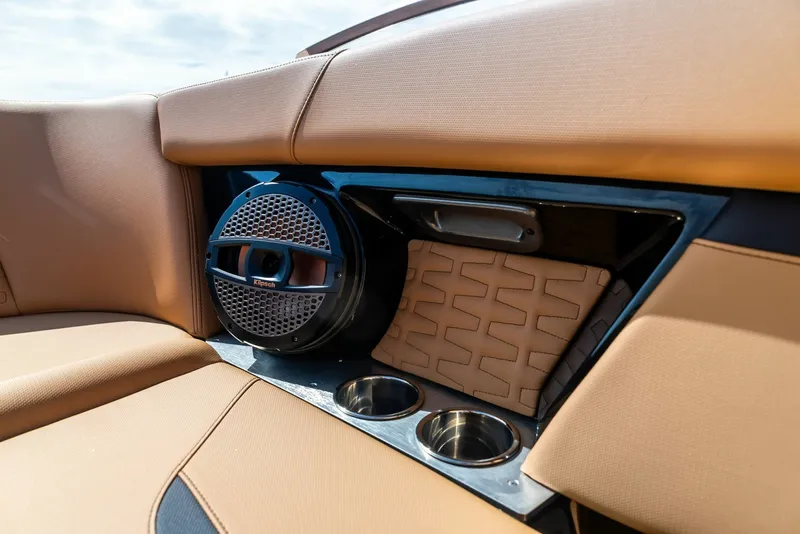 Slide: The Image of Mastercraft X24 2024 - 6047813