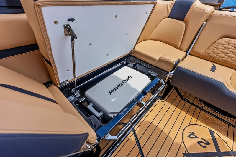 Slide: The Image of Mastercraft X24 2024 - 6047822