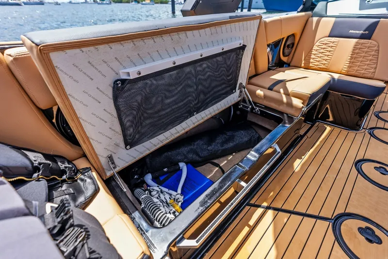 Slide: The Image of Mastercraft X24 2024 - 6047823