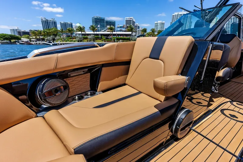 Slide: The Image of Mastercraft X24 2024 - 6047825