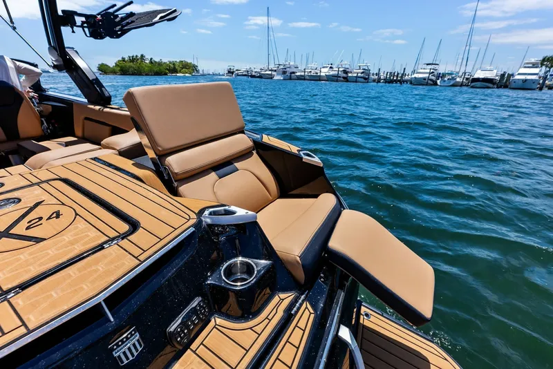 Slide: The Image of Mastercraft X24 2024 - 6047827