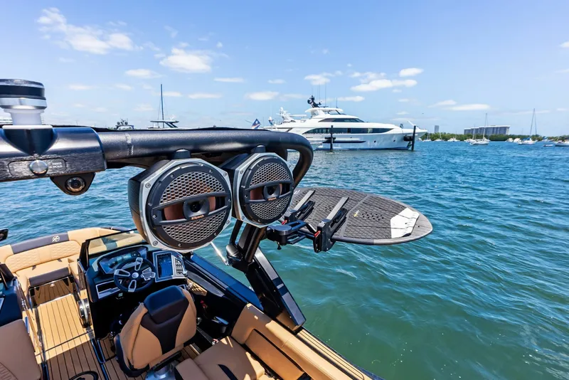 Slide: The Image of Mastercraft X24 2024 - 6047831