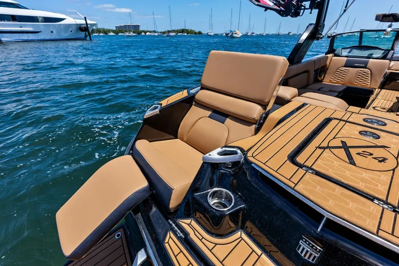 Slide: The Image of Mastercraft X24 2024 - 6047832