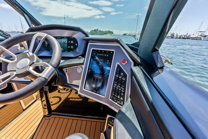 Slide: The Image of Mastercraft X24 2024 - 6047835