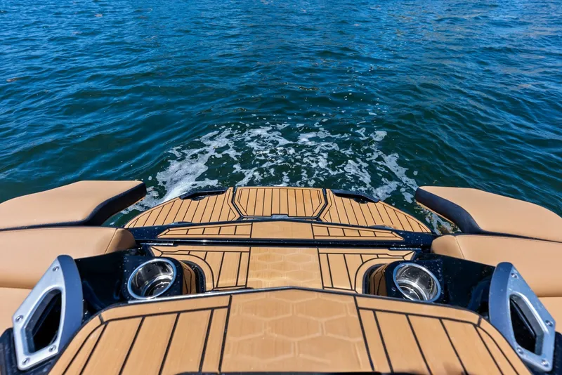 Slide: The Image of Mastercraft X24 2024 - 6047840