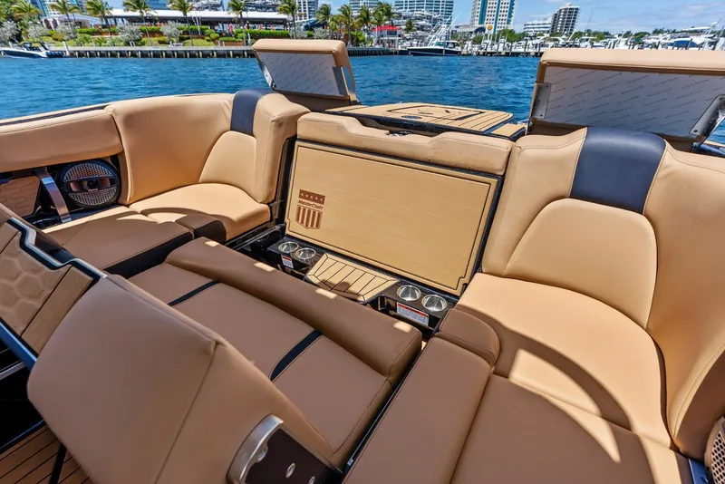 Slide: The Image of Mastercraft X24 2024 - 6047842