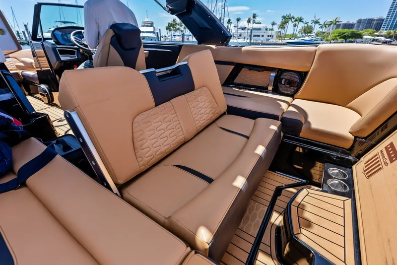 Slide: The Image of Mastercraft X24 2024 - 6047843