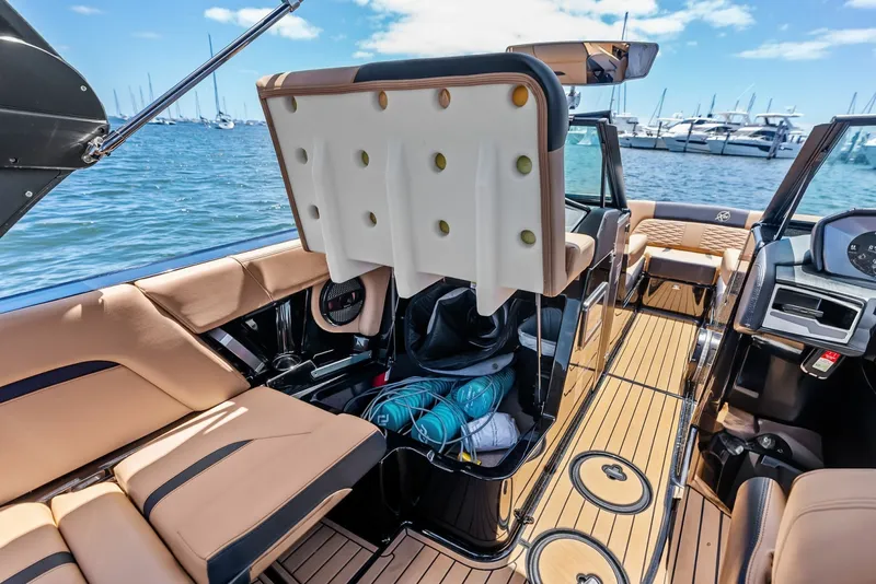 Slide: The Image of Mastercraft X24 2024 - 6047845