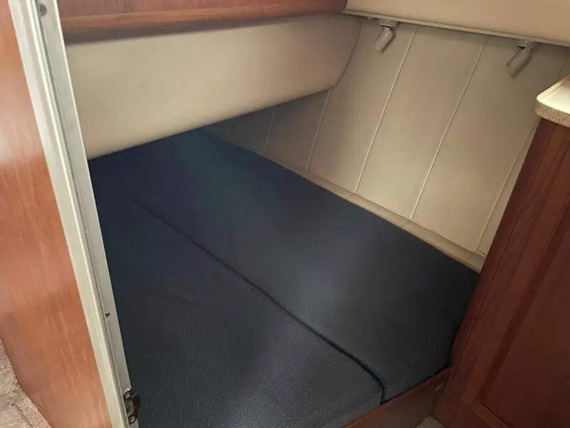 Slide: The Image of Mainship 350 Trawler 1998 - 6030884