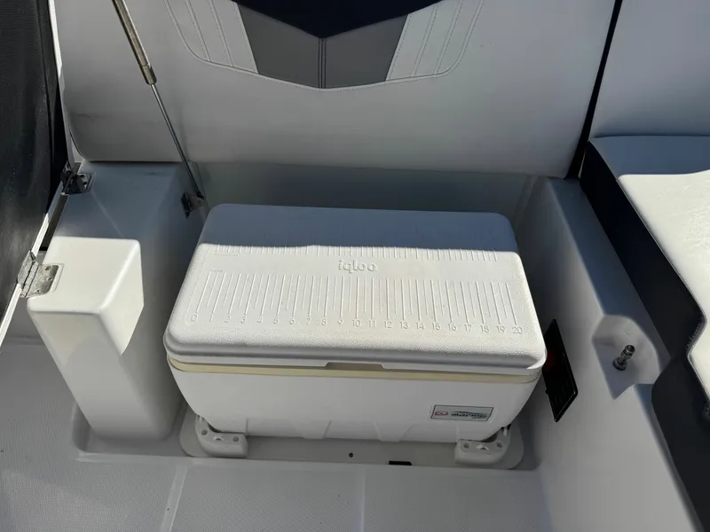 Slide: The Image of Monterey M-205 2020 - 6004879