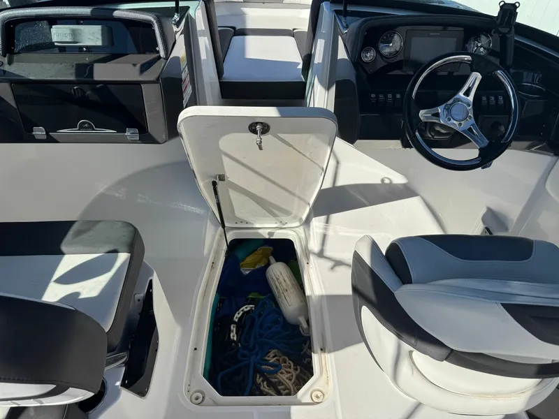 Slide: The Image of Monterey M-205 2020 - 6004888