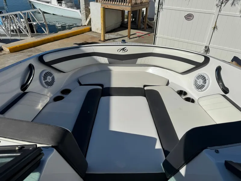 Slide: The Image of Monterey M-205 2020 - 6004889