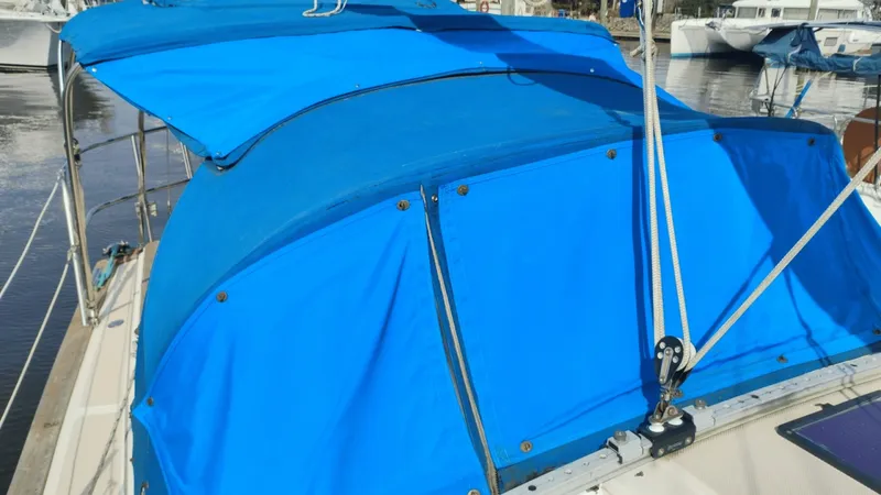 Slide: The Image of Spray Dodger and Bimini - 6004986