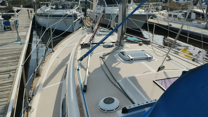 Slide: The Image of Forward Deck - 6004983