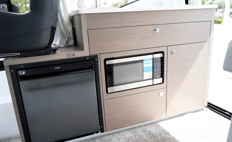 Slide: The Image of Jeanneau 29 2026 - 6005248