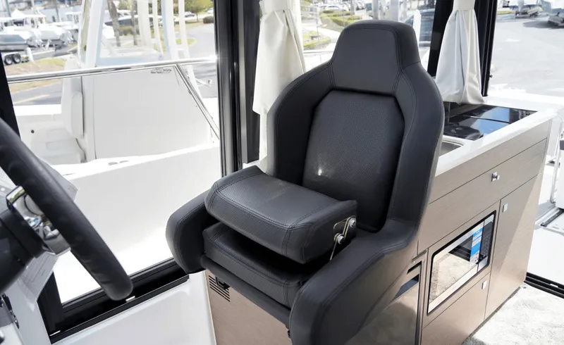 Slide: The Image of Jeanneau 29 2026 - 6005255