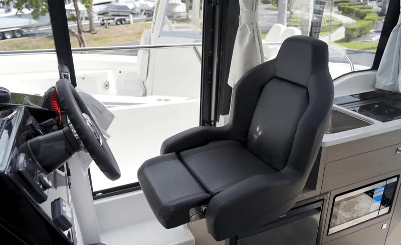 Slide: The Image of Jeanneau 29 2026 - 6005256