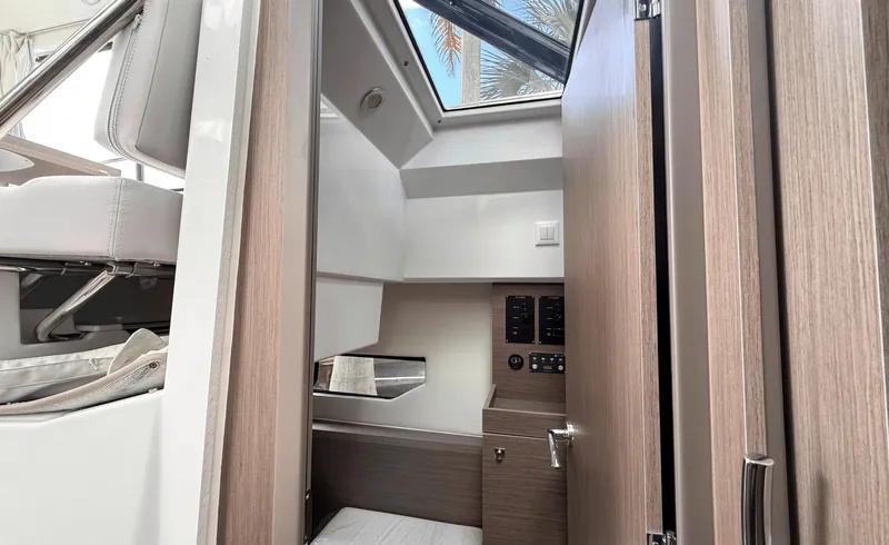 Slide: The Image of Jeanneau 29 2026 - 6005269