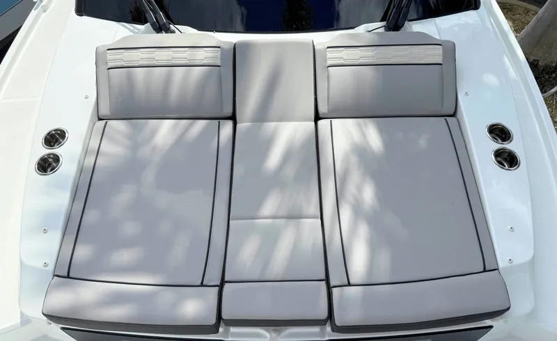 Slide: The Image of Jeanneau 29 2026 - 6005273