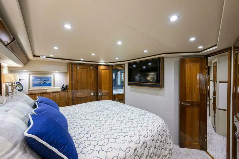 Slide: The Image of Viking 72 TAMI ANN - Master Stateroom 2021 Viking 72 Convertible TAMI ANN - 6005310