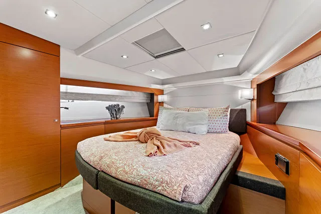 Slide: The Image of Prestige 550 Fly 2013 - 25