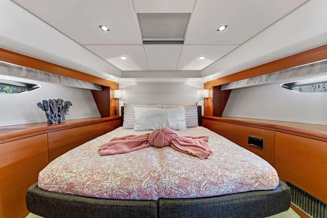 Slide: The Image of Prestige 550 Fly 2013 - 26