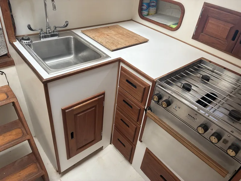 Slide: The Image of 1989 Duffy 35 Flybridge - Galley - 6009576