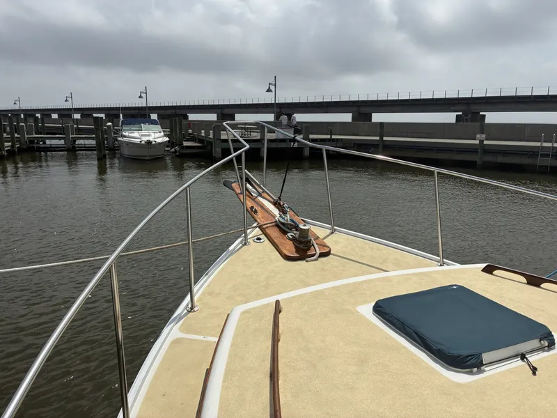 Slide: The Image of 1989 Duffy 35 Flybridge - Foredeck - 6009638