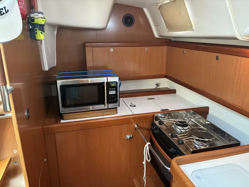 Slide: The Image of 2008 Beneteau Oceanis 43 -  - 6040510