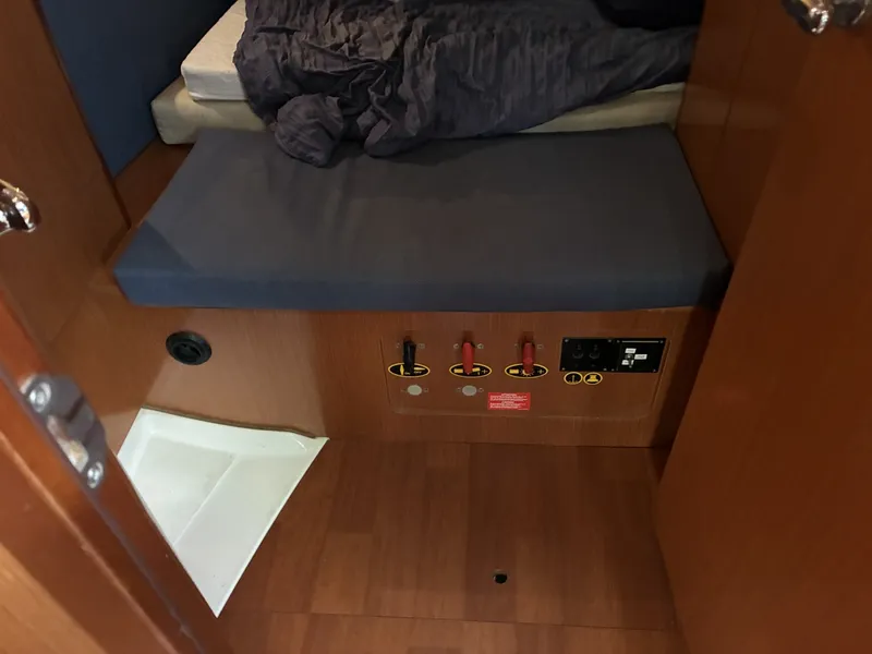 Slide: The Image of 2008 Beneteau Oceanis 43 -  - 6040538