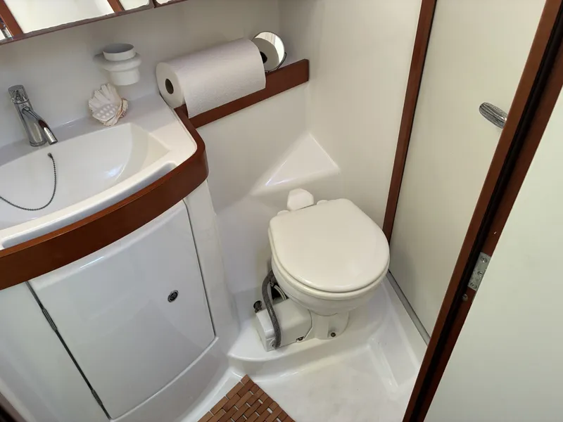 Slide: The Image of 2008 Beneteau Oceanis 43 -  - 6040534