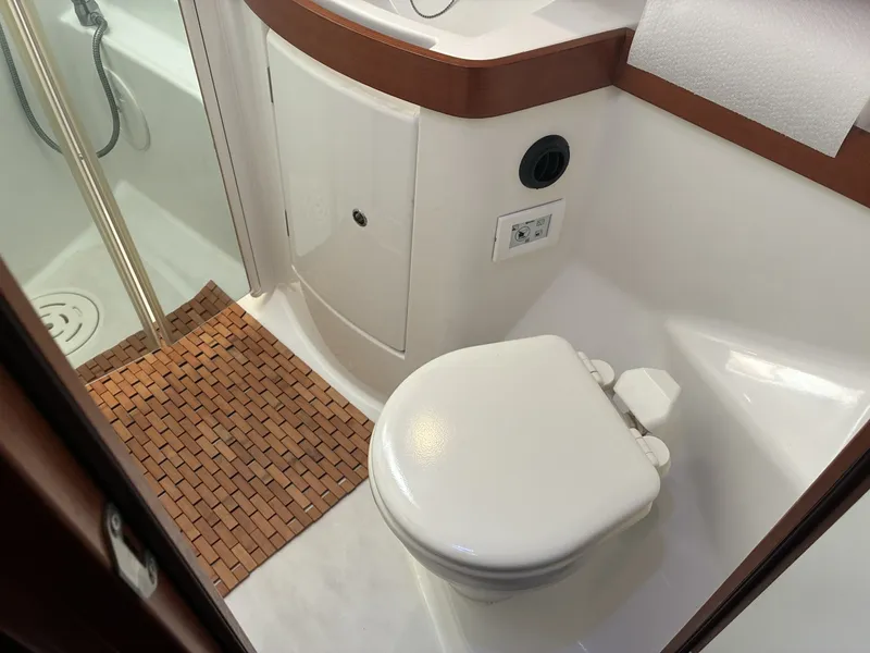 Slide: The Image of 2008 Beneteau Oceanis 43 -  - 6040543