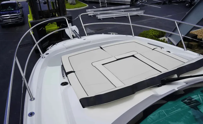 Slide: The Image of Jeanneau LEADER 10.5 WA S2 2025 - 6005853