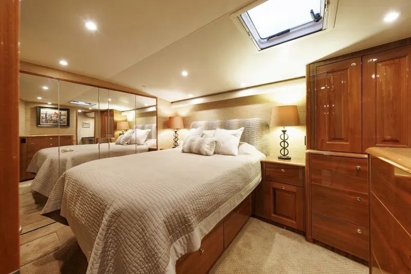 Slide: The Image of Viking 61 YOLO - Master Stateroom 2005 Viking 61 Convertible YOLO - 7651752