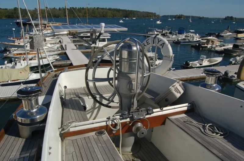 Slide: The Image of Swan 43 1969 - 6006380