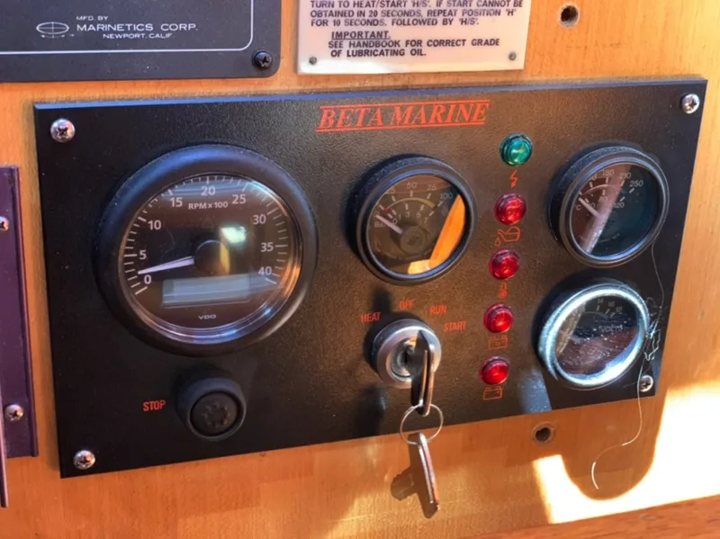 Slide: The Image of Swan 43 1969 - 6006366