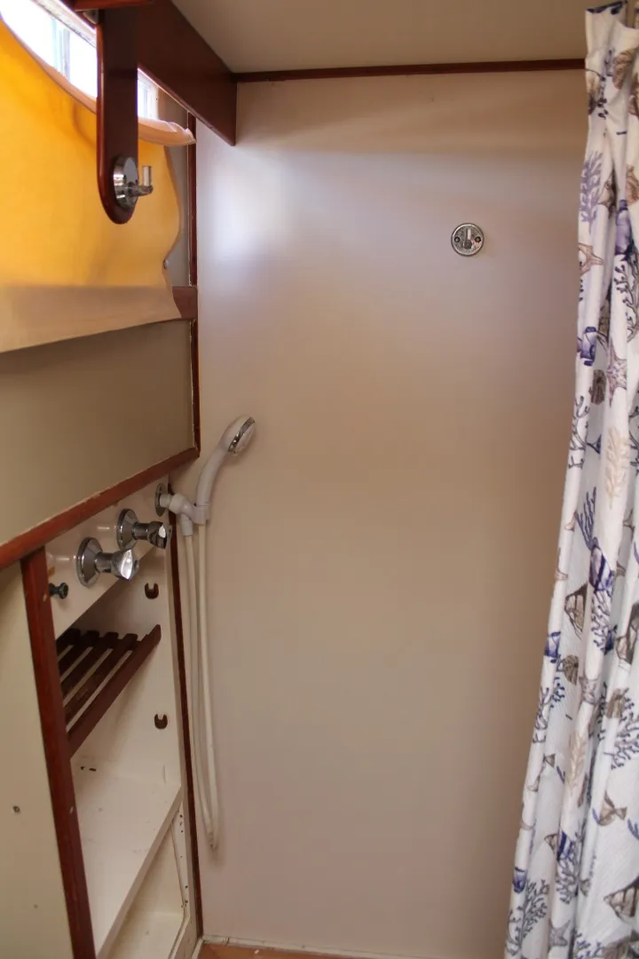 Slide: The Image of Guest Shower - 6006648