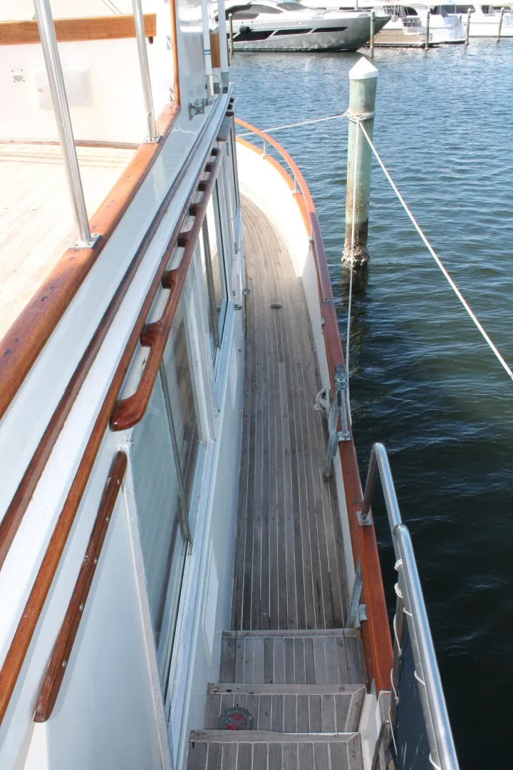 Slide: The Image of Grand Banks 42 1987 - 6006640