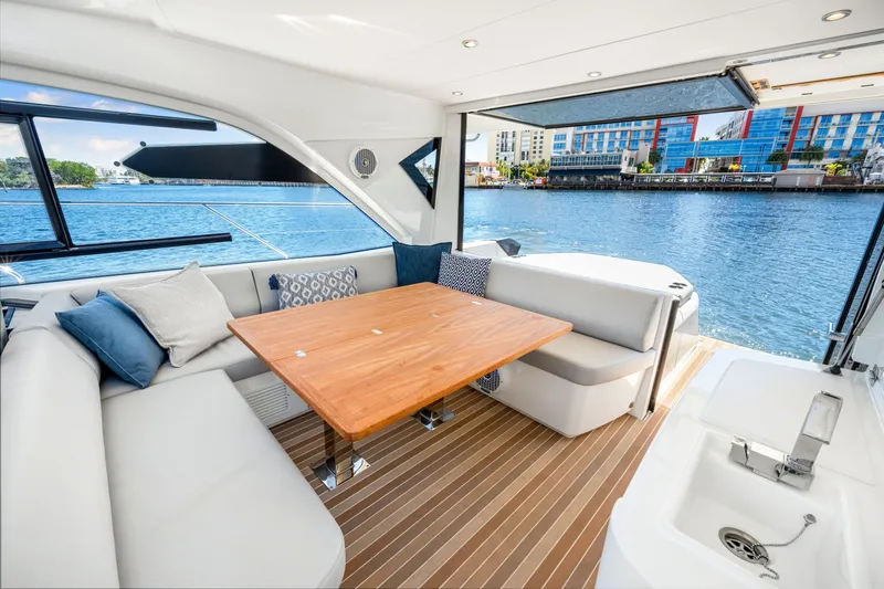 Slide: The Image of Beneteau Gran Turismo 45 2024 - 6006759