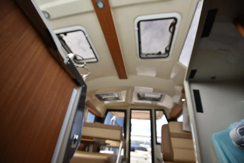 Slide: The Image of Ranger Tug R-27 LE 2021 - 6006882