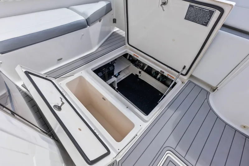 Slide: The Image of Regal 33 SAV 2022 - 6047971