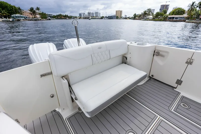 Slide: The Image of Regal 33 SAV 2022 - 6047972