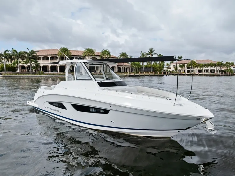 Slide: The Image of Regal 33 SAV 2022 - 6047947