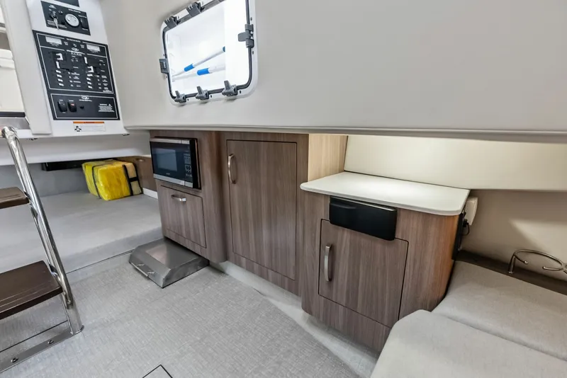 Slide: The Image of Regal 33 SAV 2022 - 6047991