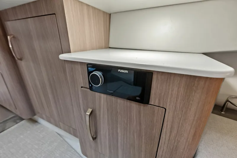 Slide: The Image of Regal 33 SAV 2022 - 6047995