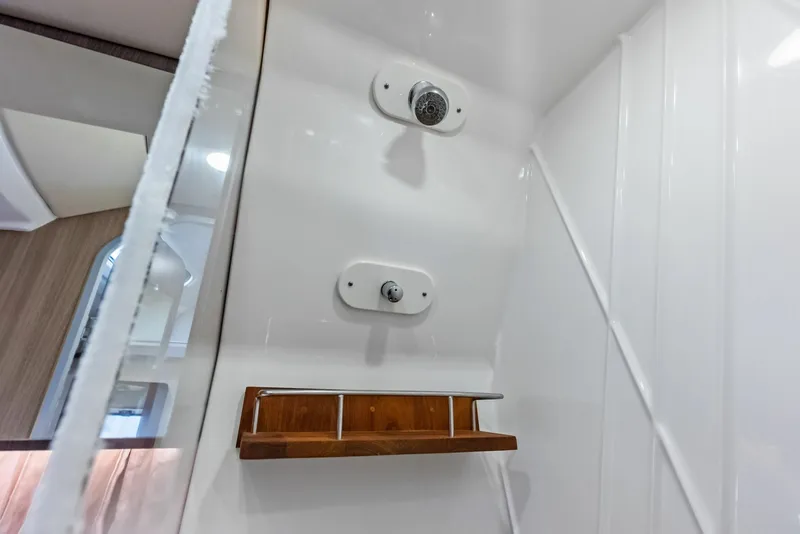 Slide: The Image of Regal 33 SAV 2022 - 6047996