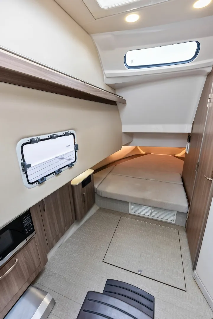 Slide: The Image of Regal 33 SAV 2022 - 6047997