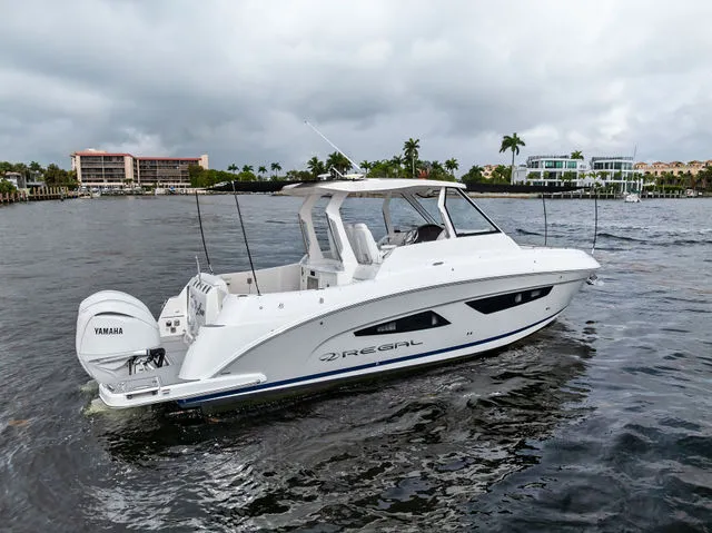 Slide: The Image of Regal 33 SAV 2022 - 49
