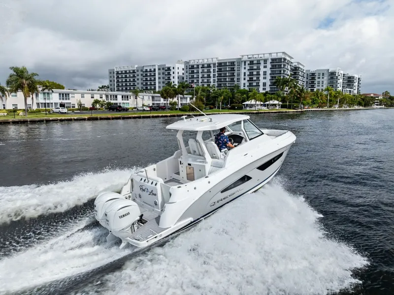 Slide: The Image of Regal 33 SAV 2022 - 6047957